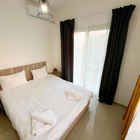 Quitet Two Bedroom Apartment With Private Garden Lukomorye D2 Karavas  Bagian luar foto